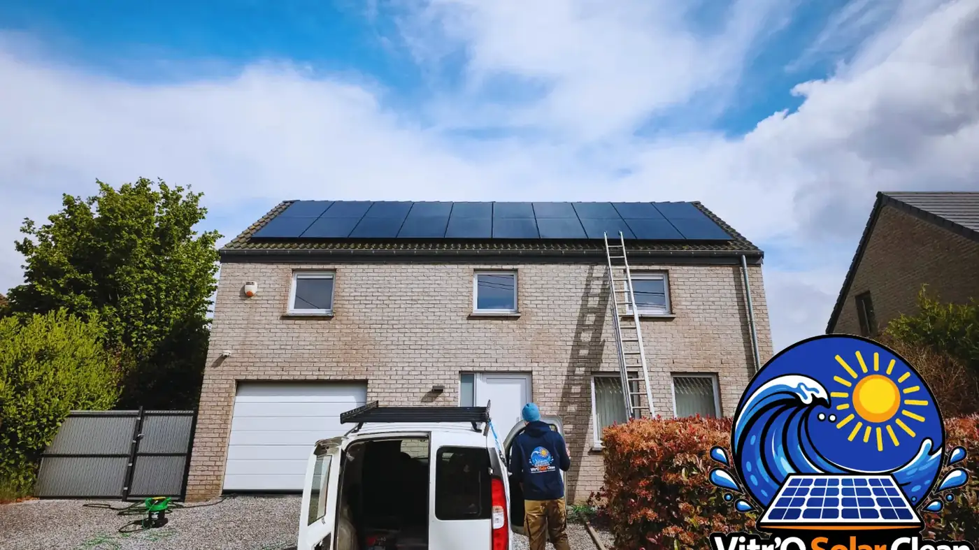 Nettoyage de vitres extérieures à l'eau pure et perche carbone Unger en Hainaut par Vitro Solar Clean